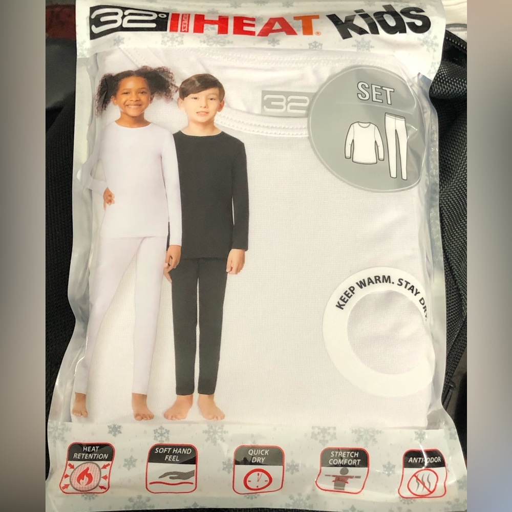 WHITE 32 DEGREES HEAT KIDS-LONG SLEEVE CREW NECK‎ + LEGGING BASE LAYER SET
